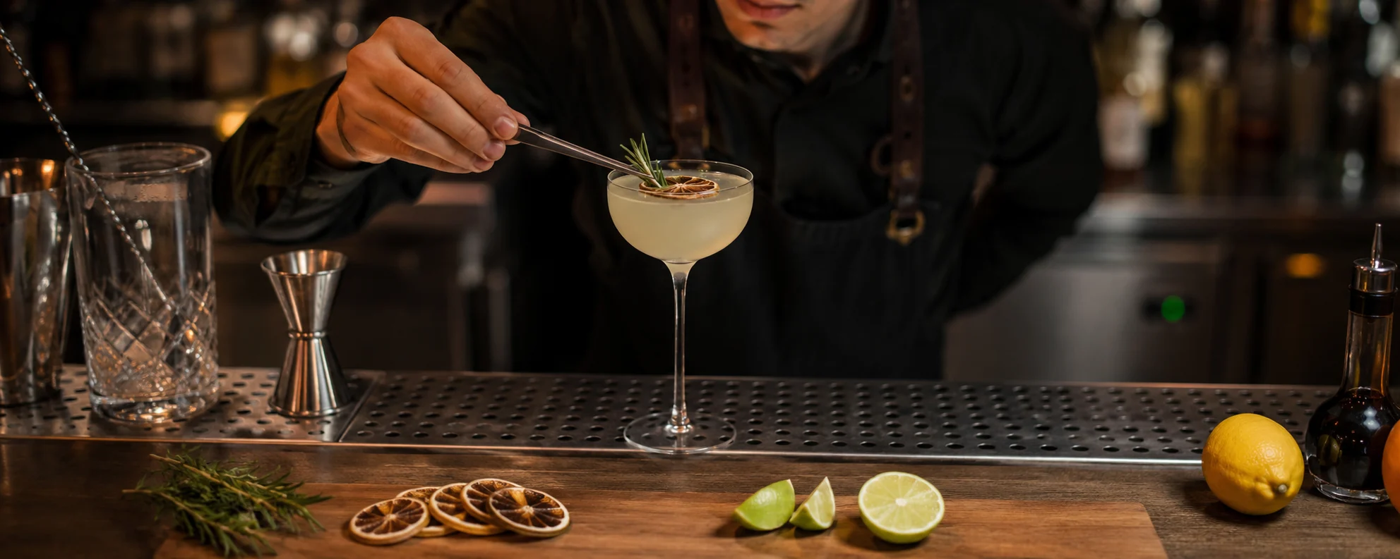 Bazele Gustului: Cum Construiești un Cocktail Echilibrat